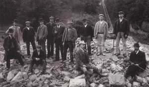 Tramway_cottage_demolition2_1902